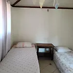 Casa Com Piscina A 150M Da Praia Do Lazaro