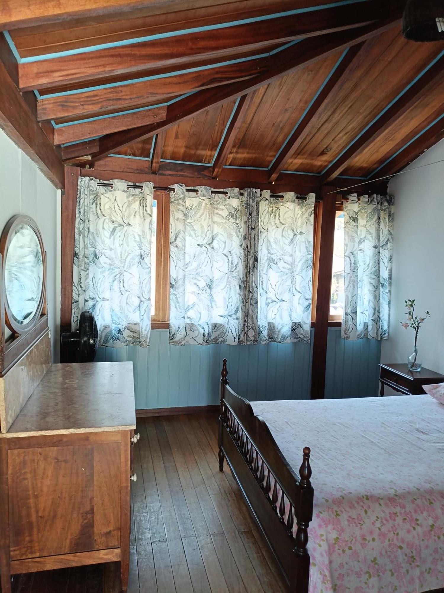 Casa Com Piscina A 150m Da Do Lazaro Holiday home